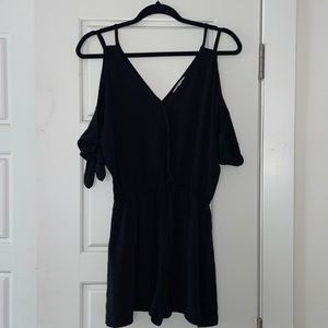 black summer romper ! Size small, could fit as medium, very flowy.